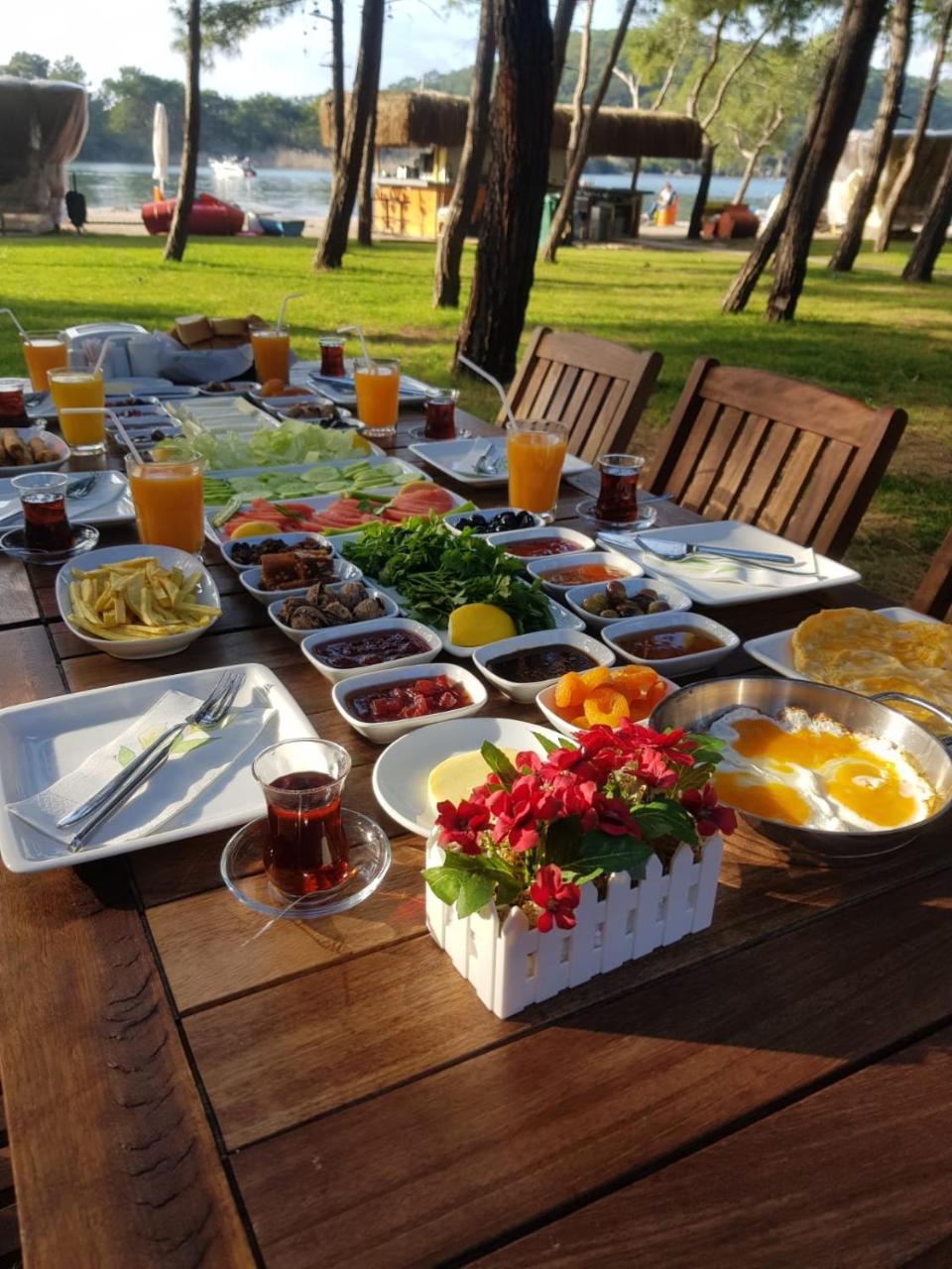 Green Pine Beach & Bungallows Хисарону Екстериор снимка