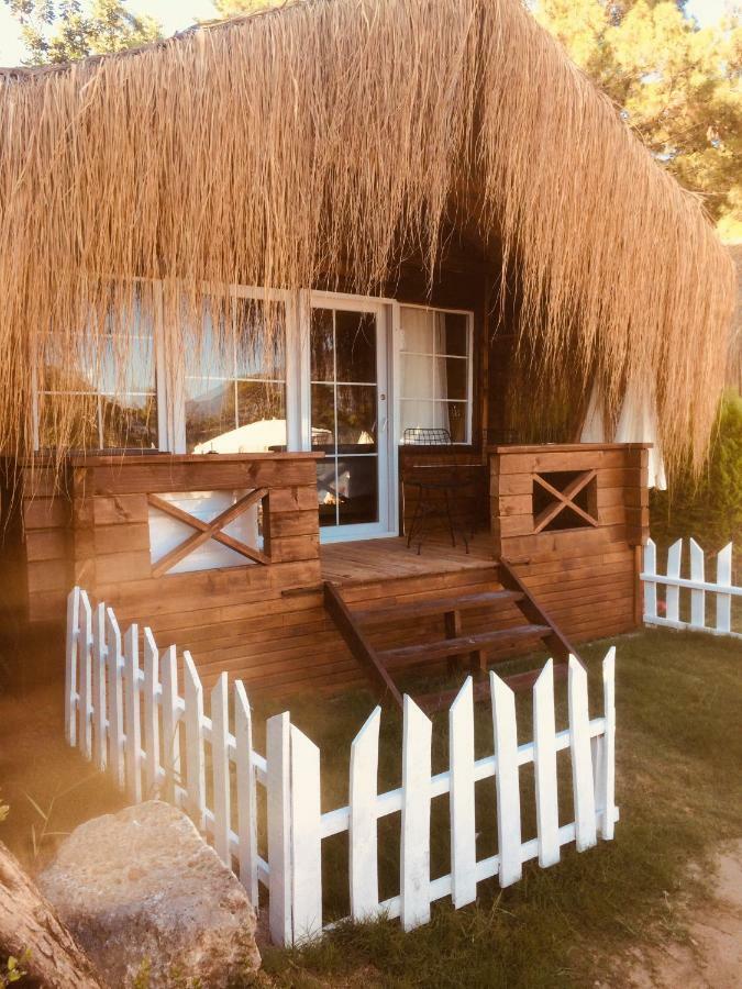 Green Pine Beach & Bungallows Хисарону Екстериор снимка